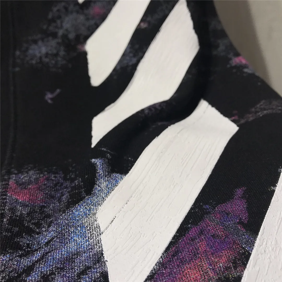 Tested version OFF 17FW WHITE Starry Sky Fireworks Splash Ink OW Sports Autumn and Winter Sweatpants Casual Pants Men's and Women's Tight Pants The fireworks color is obtained through contrasting printing. There are eight panels in the whole body. Seven color sets and eight panels are printed in eight times. The first layer is gray, the second layer is white, the third layer is yellow, the fourth layer is green, the fifth layer is blue, the sixth layer is purple, the seventh layer is orange, and the last layer is made of arrow paint printing. The seven colors are stacked on each other, and new colors will also be produced. The arrows on the back and the squares on the front are first glued and then hung four times in a row. The paint has an obvious concave and convex feeling. Quality depends on the details. The blue letters are electrostatic three-dimensional flocking. They are made separately first and then printed through high-temperature thermal transfer. The difficulty is unprecedentedly high. I have made more than 50,000 pieces of fireworks series in total. More than half of the ones you see on the market are from my home!  Size: XS-L Color: Black (The waist is elastic and can be enlarged) P: 380